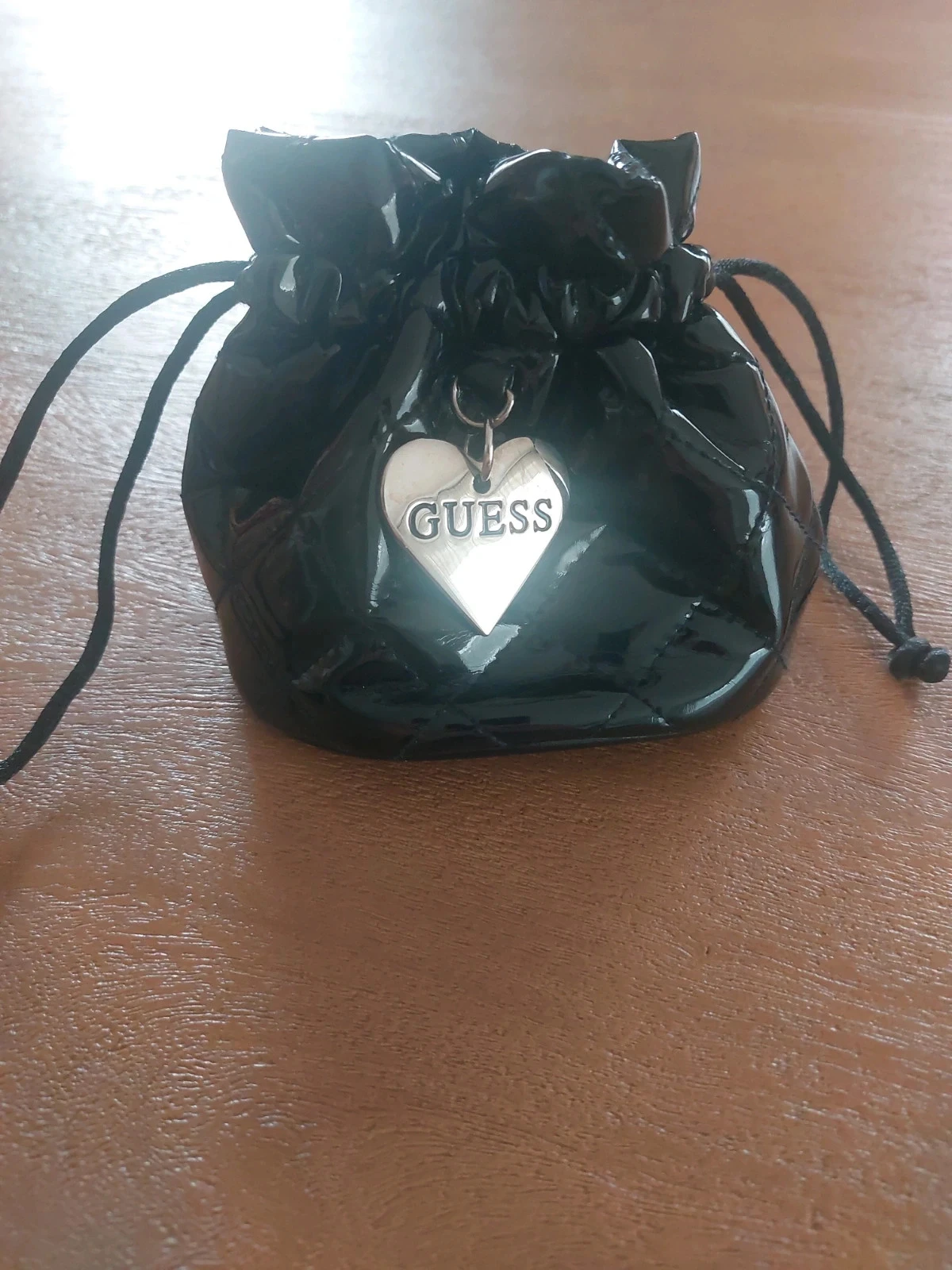 Petit baluchon Guess en bon état 🌸